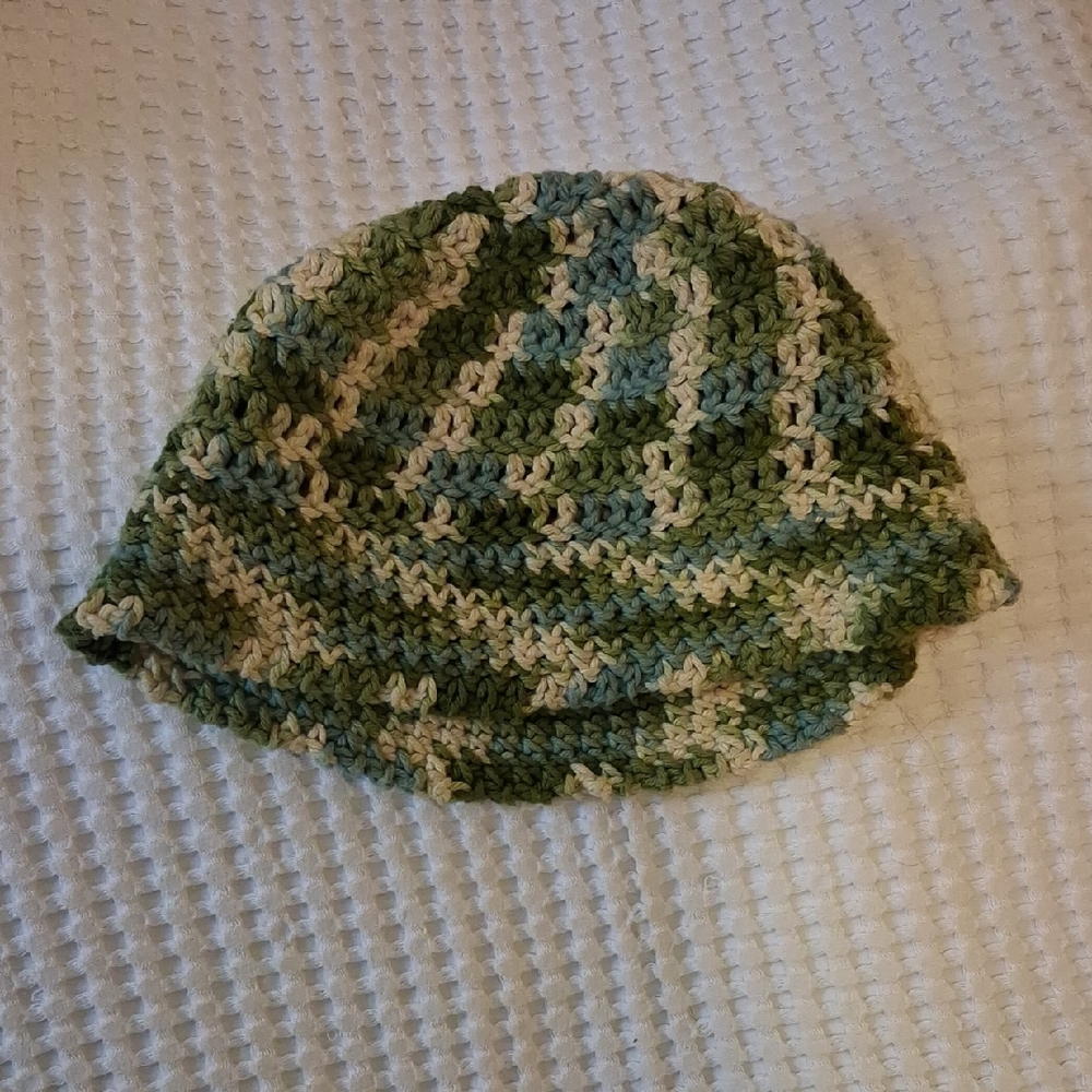 Green and Cream Knit Women's Hat